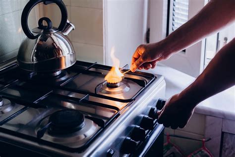 gas oven doesn't stay lit